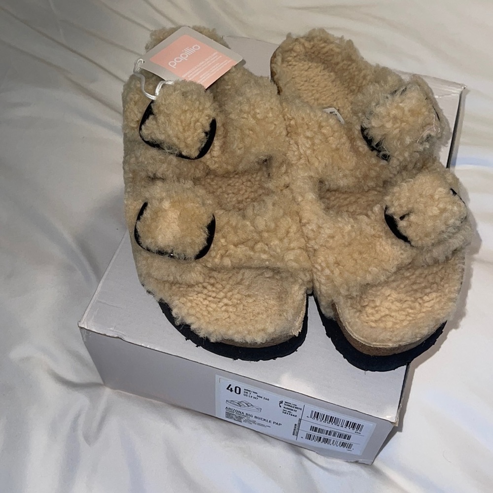 NWT Sherpa Birkenstocks women’s size eu 40.